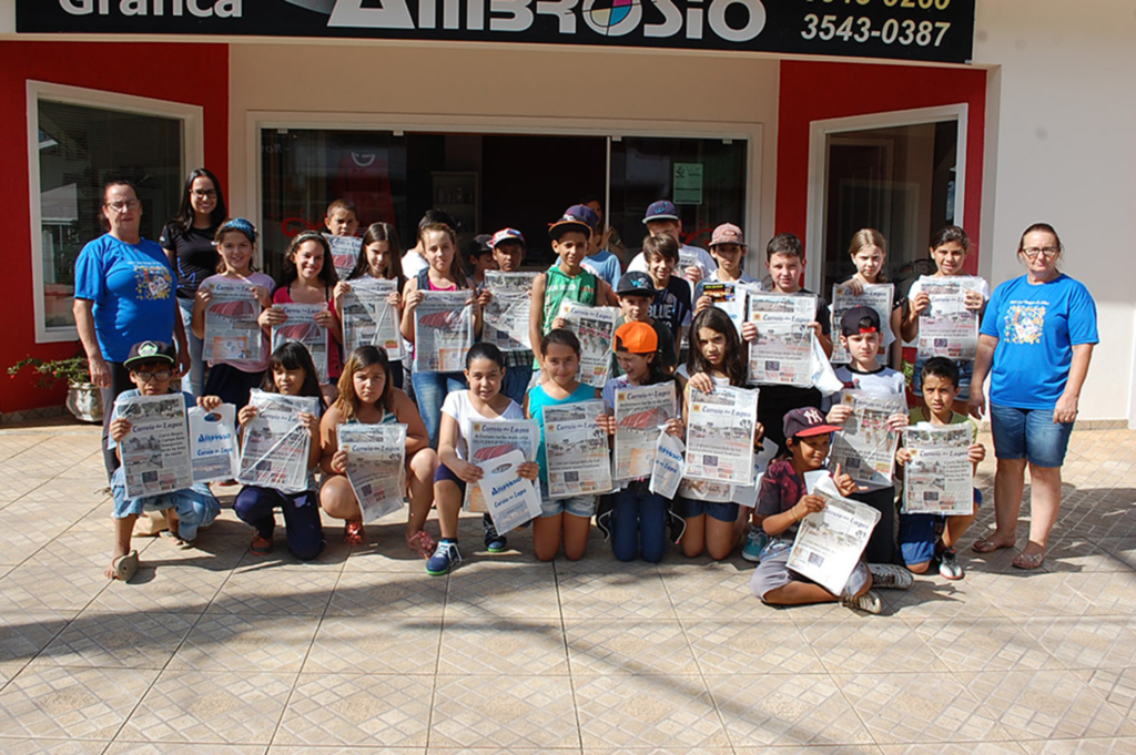 Alunos e professoras visitaram o Correio dos Lagos