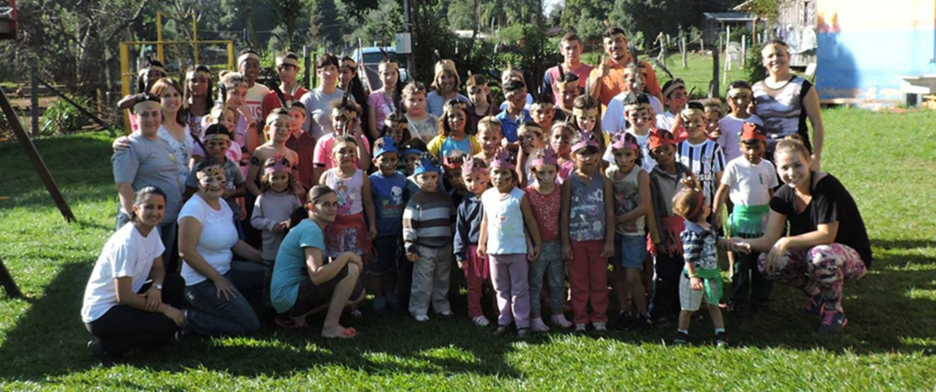 Núcleo escolar recebeu a visita de participantes do SCFV