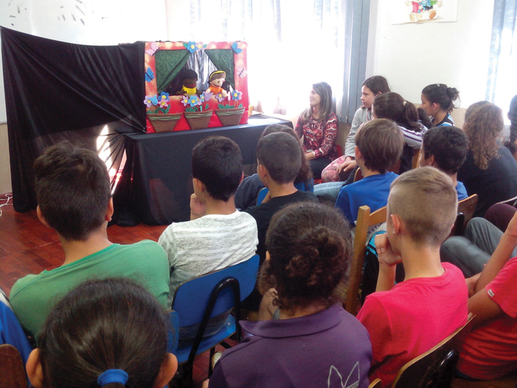 Prevenção à Dengue foi tema de teatro nas escolas de Pinhal da Serra