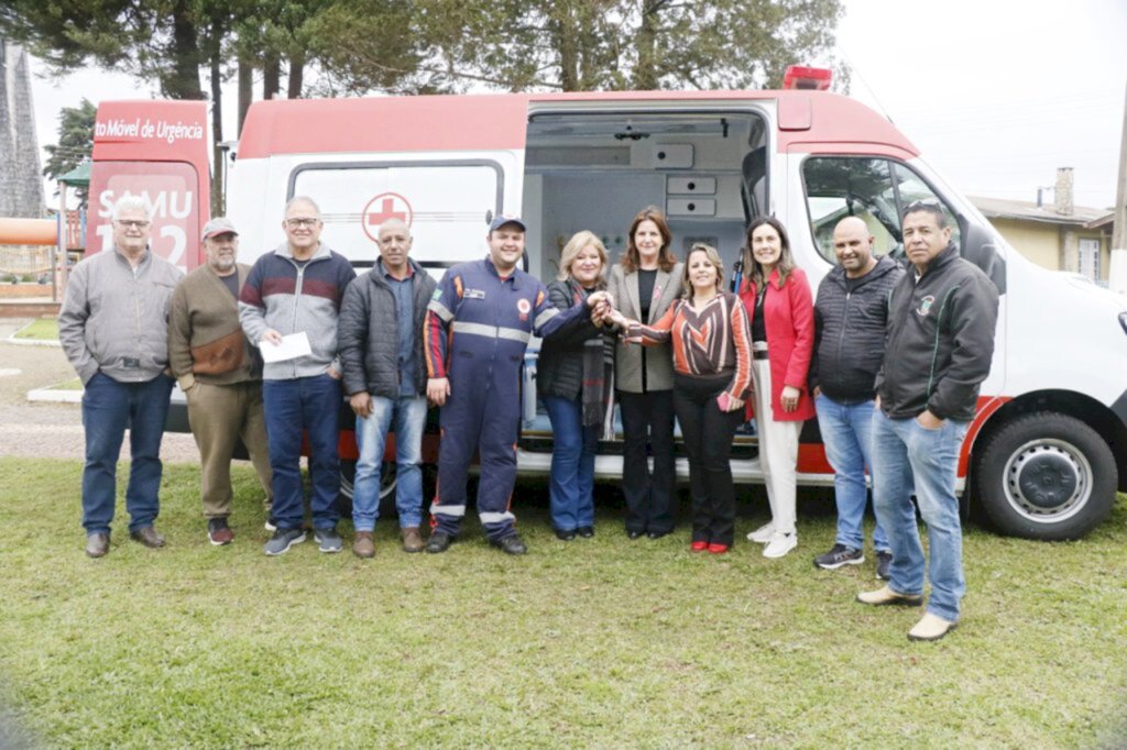 Municípios recebem ambulâncias do SAMU por indicação de Carmen Zanotto