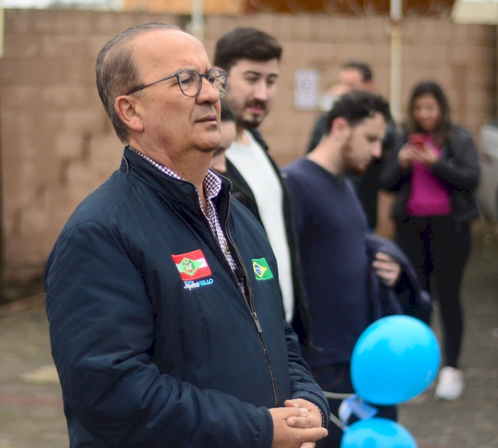 Jorginho agradece corrente de fé em procissão em Campos Novos