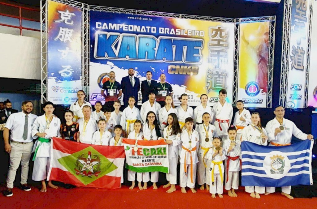 Karatecas da FME de Capinzal  conquistam medalhas de Ouro no Campeonato Brasileiro em Goiás