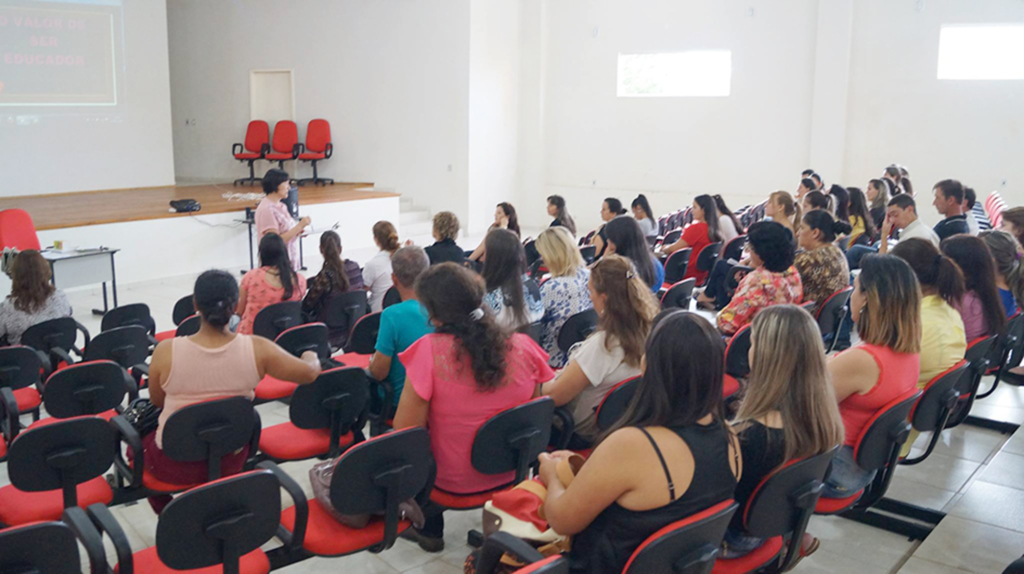 Professores participam de capacitação em Cerro Negro