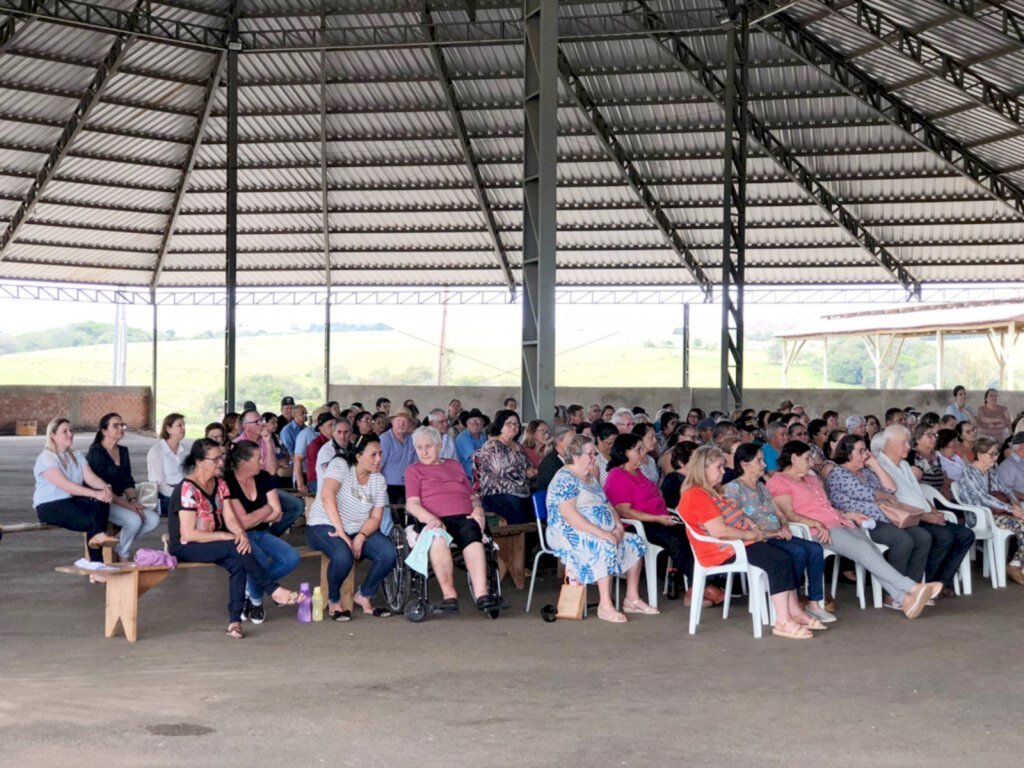 DIA INTERNACIONAL DO IDOSO É COMEMORADO EM ZORTÉA