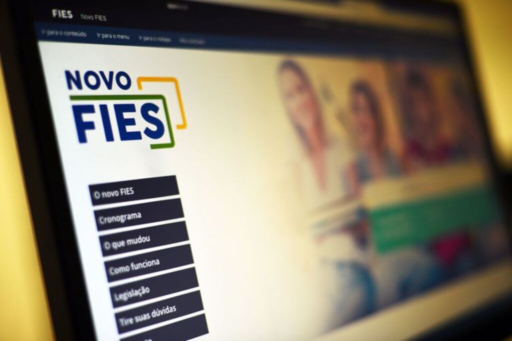 Prazo para inscrição no FIES encerra nesta quarta