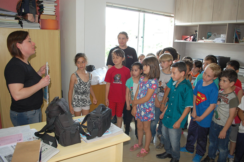 Alunos e professoras conheceram a redação do Correio dos Lagos