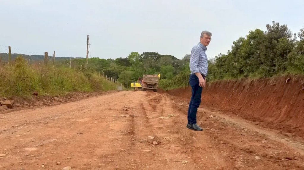 Prefeitura de Capinzal inicia mais uma pavimentação de asfalto rural