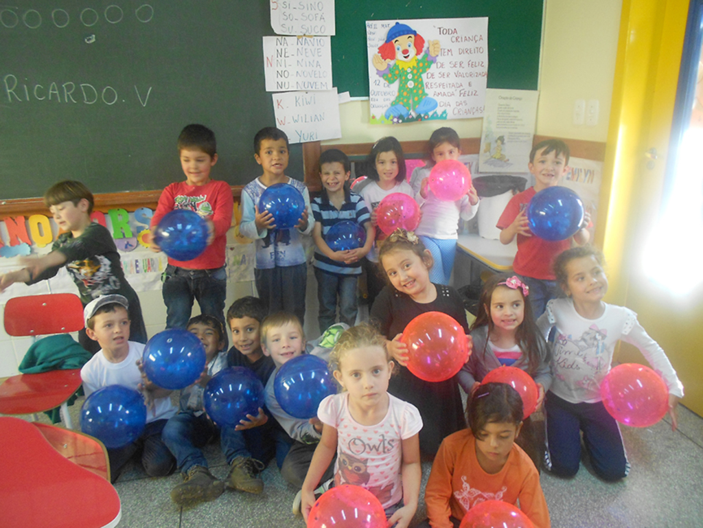 Centro de Educação Infantil realiza atividades para comemorar o Dia da Criança e do Professor