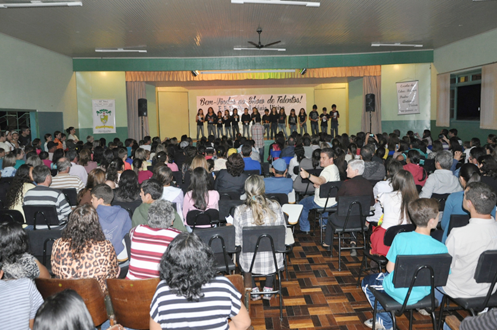 Escola realiza 1º Show de Talentos