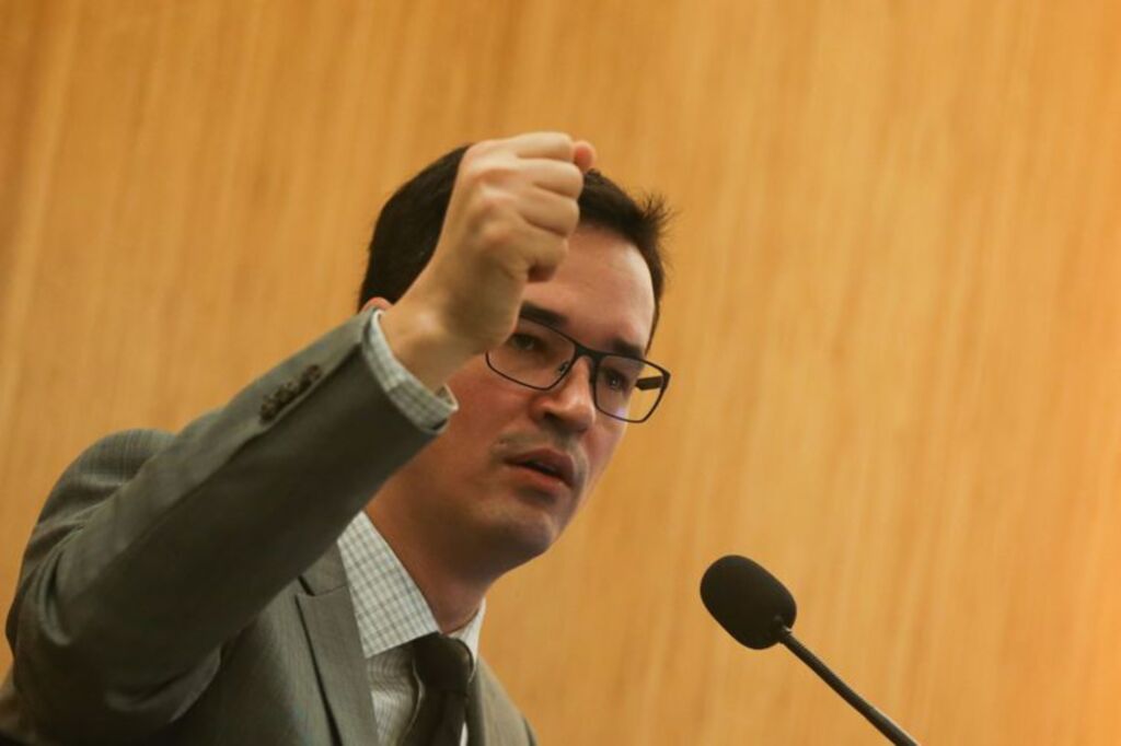 Conselho nega afastamento de Dallagnol pedido por Renan Calheiros