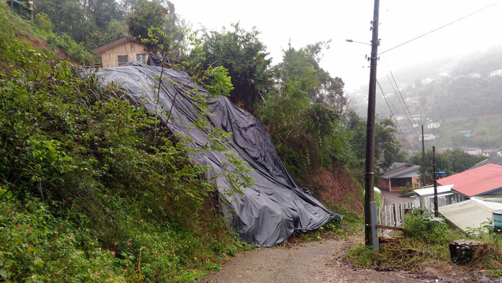  - Vários deslizamentos ocorreram com as fortes chuvas inclusive no bairro Bela Vista