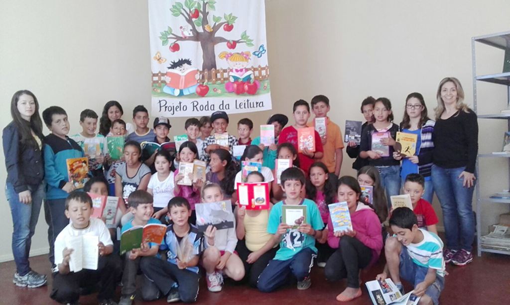 Escola Isidoro Silva desenvolve  projeto Roda de Leitura