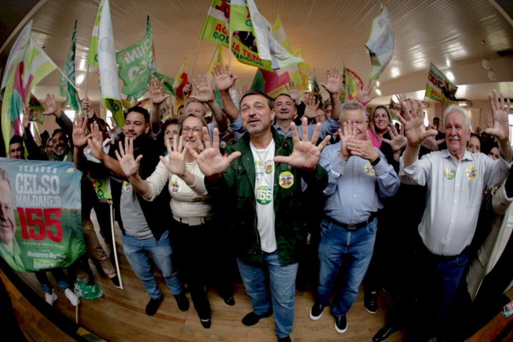 Foto: David Welter. - Moisés em encontro com lideranças e apoiadores em Concórdia.