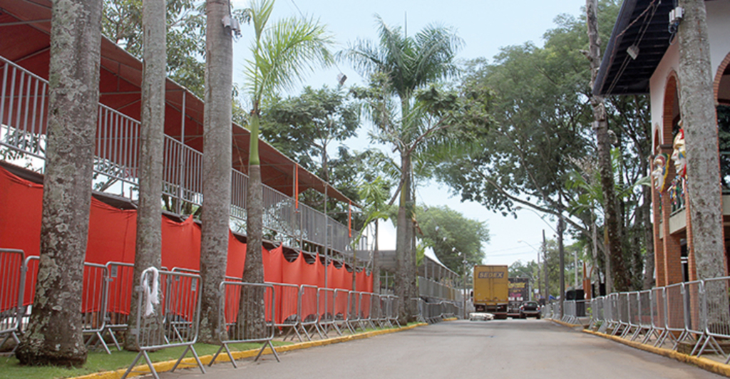  - O Carnaval Náutico terá primeiro desfile das três escolas de samba de Itá neste sábado, a partir das 21h