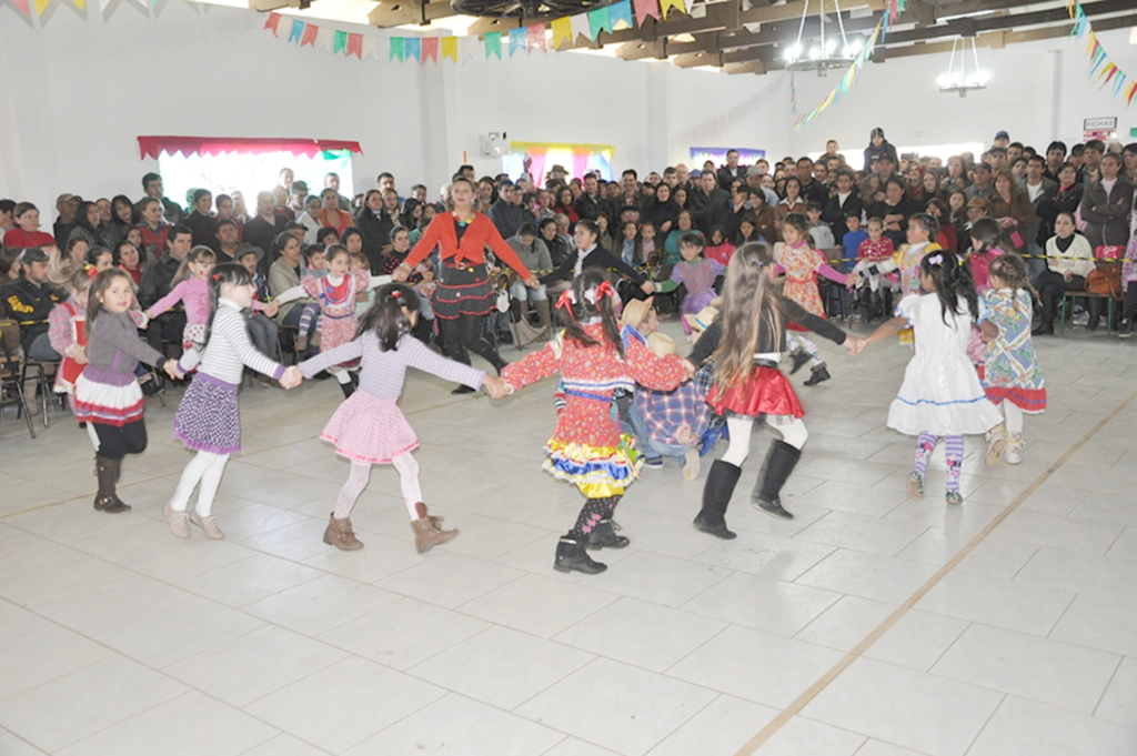 José Borges anima a comunidade em arraiá