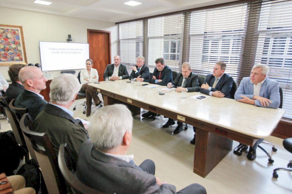 Foto crédito: Vicente Schmitt/Agência AL - A solicitação do Sindicato das Indústrias de Lacticínios e Produtos Derivados do Estado de Santa Catarina (Sindileite) e produtores agrícolas é a equiparação de tributos em relação, especialmente, ao Paraná e ao Rio Grande do Sul, bem como São Paulo.