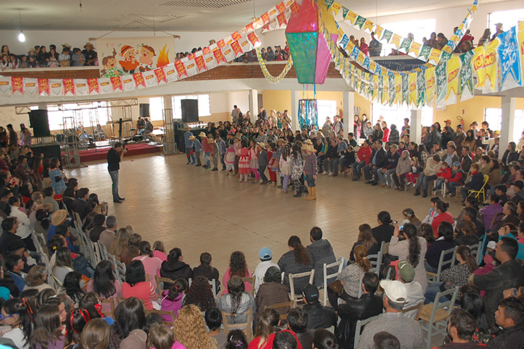 Arraiá da Escola Padre Antonio Vieira aqueceu a tarde fria de sábado