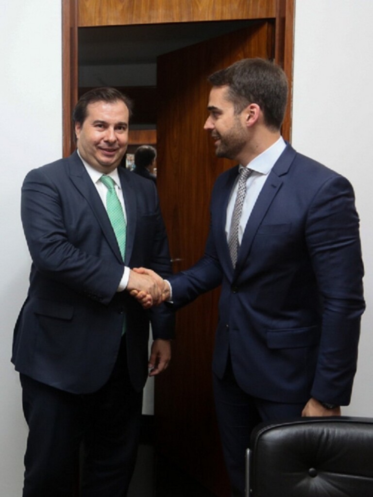 Governador articula na Câmara mudanças na divisão dos recursos do pré-sal