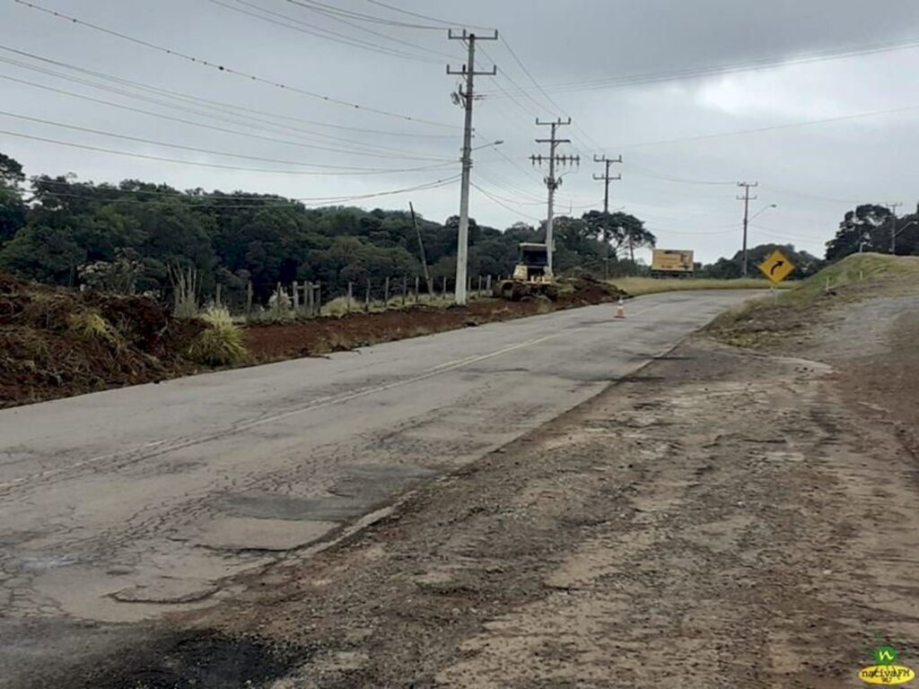 PREFEITURA DE PIRATUBA EMITE COMUNICADO PEDINDO ATENÇÃO DE MOTORISTAS AO TRANSITAR POR RODOVIA EM OBRAS NO ACESSO AO MUNICÍPIO