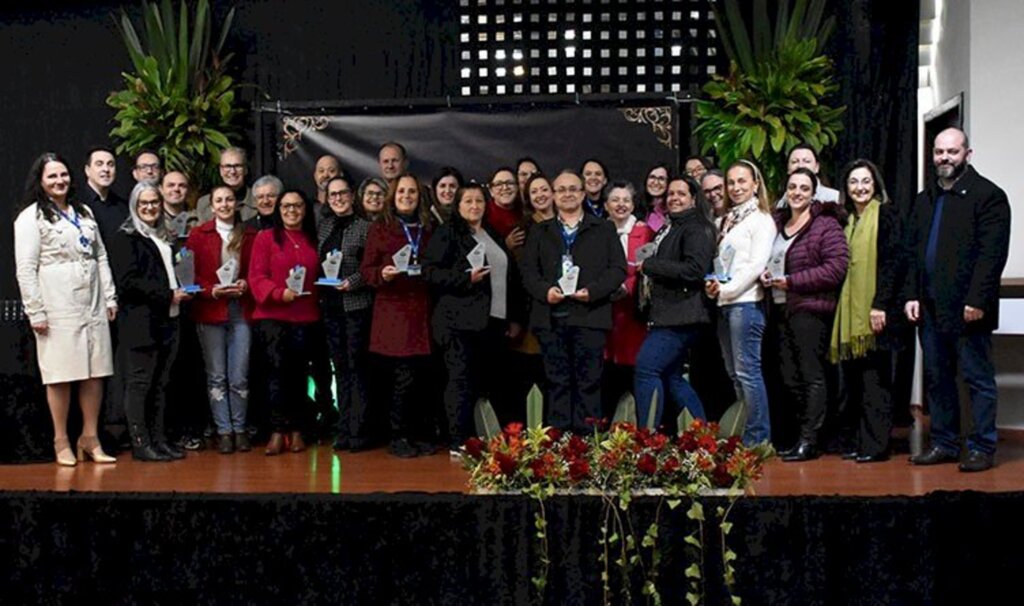 Unoesc Joaçaba homenageia colaboradores pelo tempo de serviços prestados