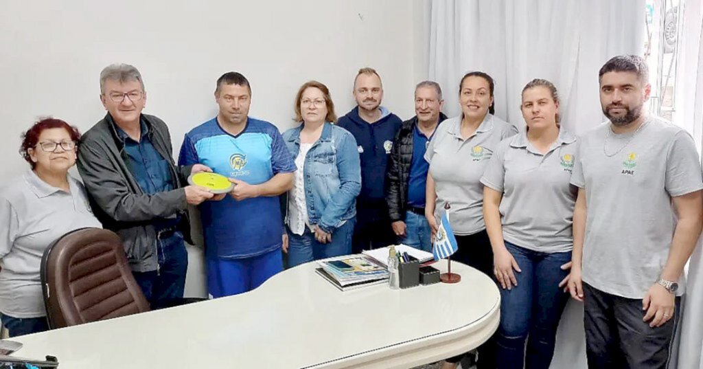 Executivo de Capinzal recebe visita dos integrantes da Apae e da FME