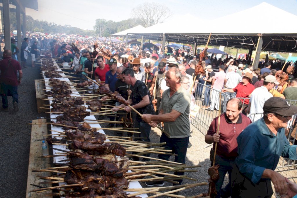 FOTOS LEGENDA - Festa do Agricultor de Piratuba (SC)