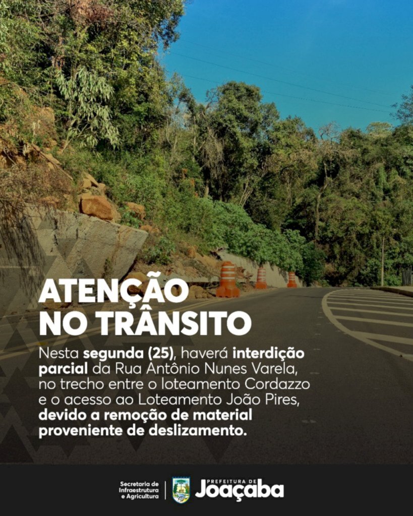 Prefeitura de Joaçaba, comunica a remoção de material proveniente de deslizamento na Rua Antônio Nunes Varela