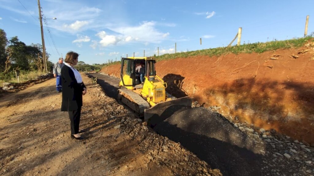 Prefeita de Capinzal visita algumas em desenvolvimento obras