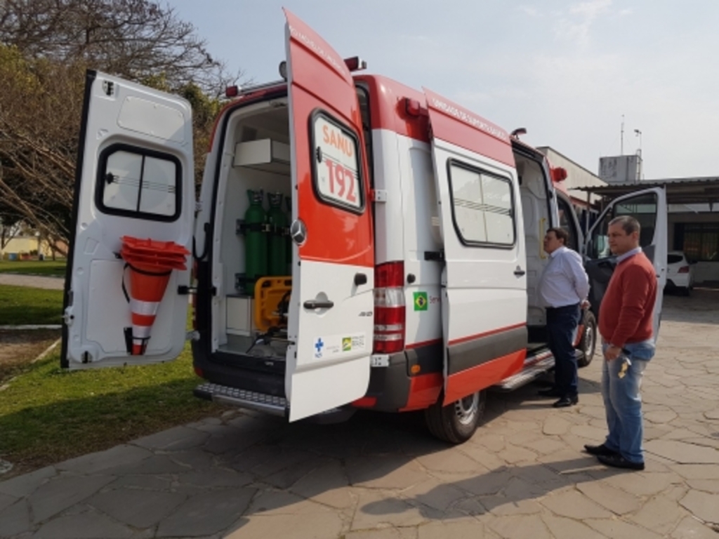 Camaquã: Saúde conta com nova ambulância padrão SAMU