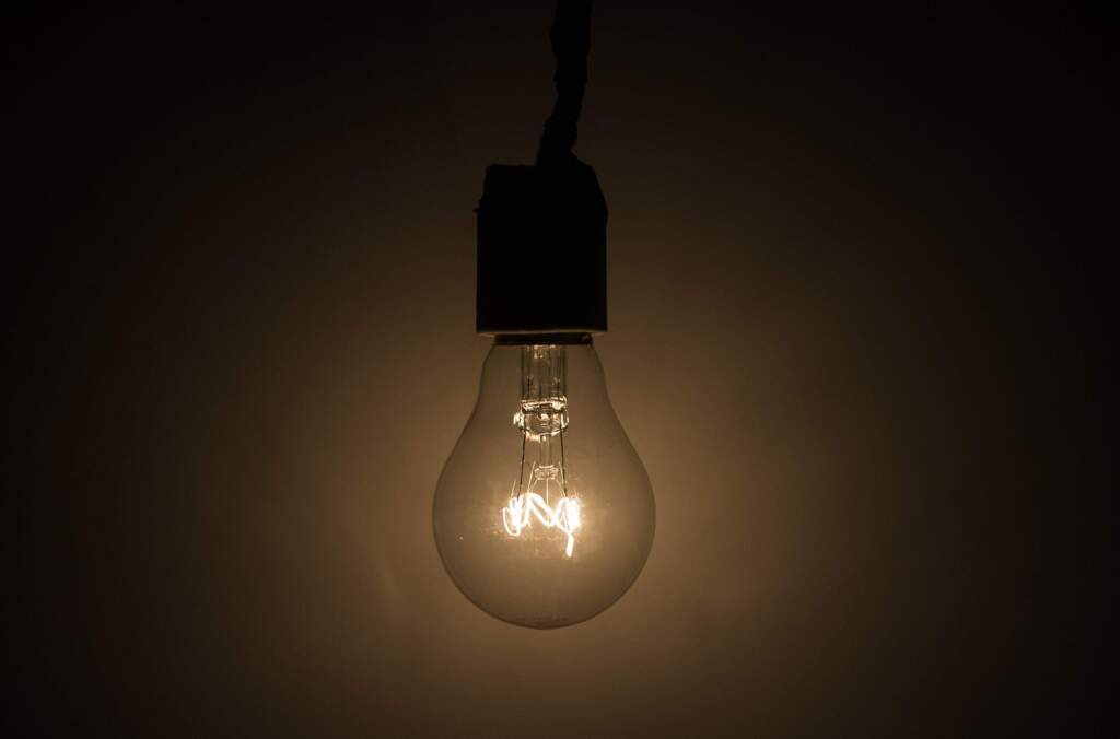 Problema na linha de transmissão deixa 33 mil clientes sem luz na Zona Sul