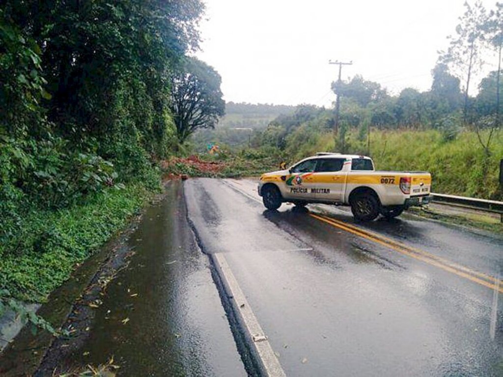 Assessoria de Comunicação Secretaria de Estado da Infraestrutura e Mobilidade - SC-135 em Pinheiro Preto continua interditada | Foto: Divulgação / PMRv