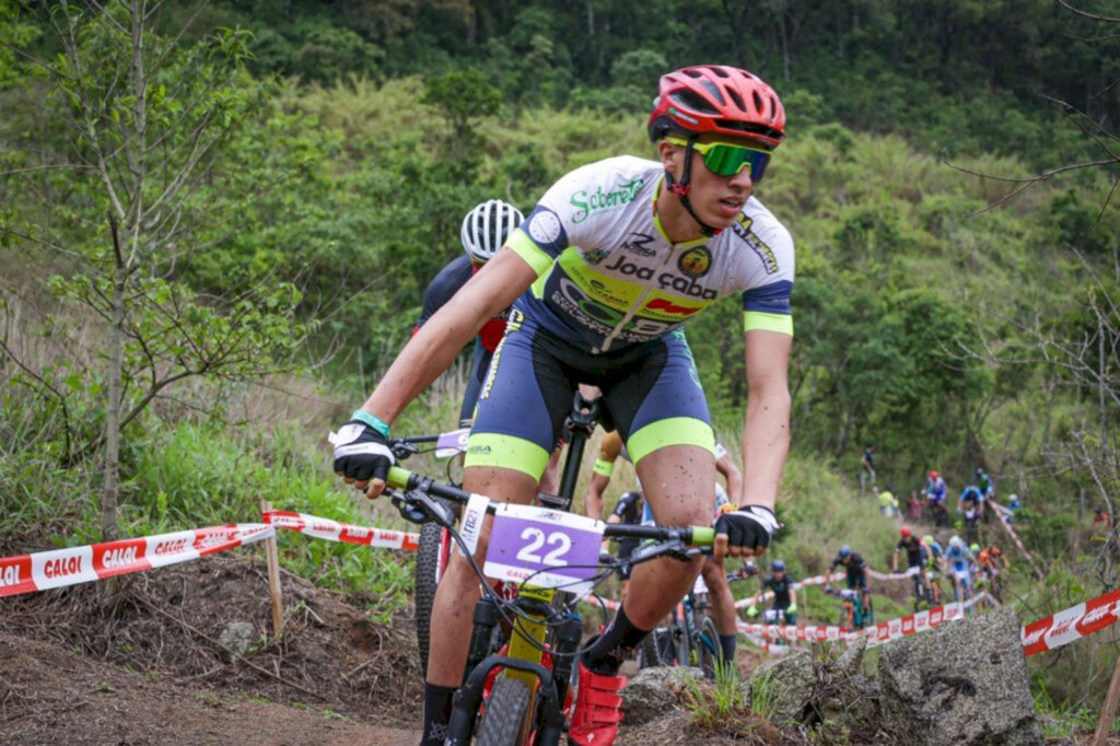 Prefeitura de Joaçaba - O atleta Fernando Nunes de Souza, da Adecijo - Associação Desportiva de Ciclismo de Joaçaba