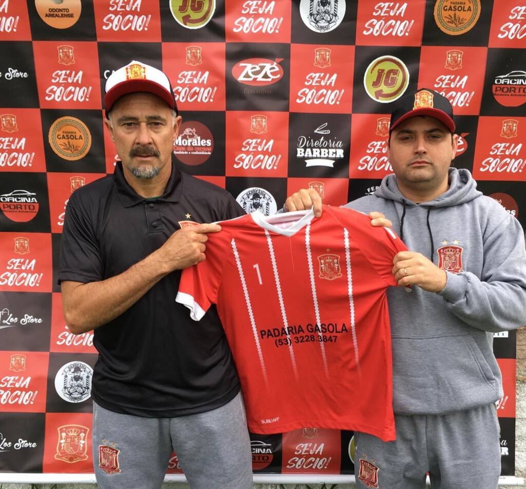  - Luciano conquistou o acesso em 2013 com o São Paulo de Rio Grande e outros sete ao longo da extensa carreira profissional