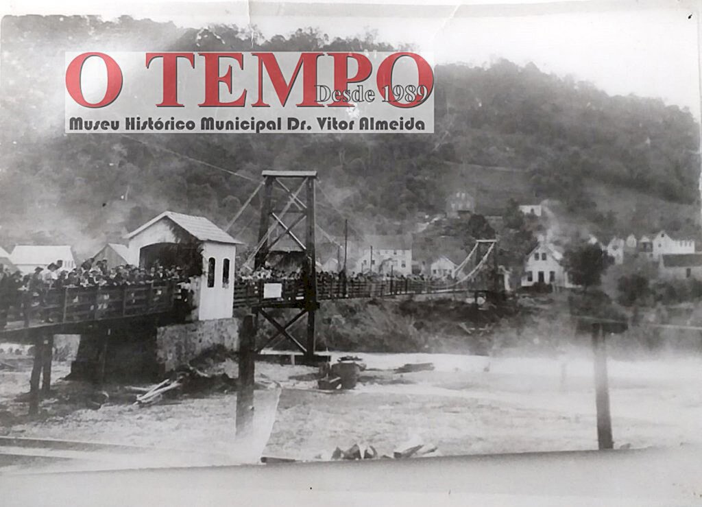  - Ponte Padre Mathias Michellizza, sbre o Rio do Pexie, limite de Capinzal e Ouro (SC).