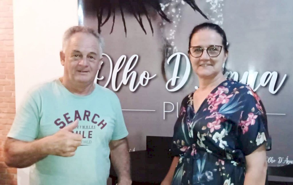 Aldo Azevedo / jornalista - Foto legenda: Diretor de O Tempo jornal de fato Enio Azevedo e a prefeita de Zortéa: Rosane no Pub Olho D?Água, sendo no lançamento do 3º Desafio Sparta Corrida Rústica de Obstáculos, Troféu Jardelino Pires da Silva.