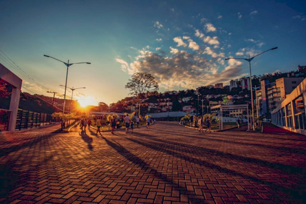 Prefeitura de Joaçaba - ?Muitas pessoas que frequentam o local rotineiramente solicitaram a ampliação do horário, sendo assim buscamos estruturar a equipe de vigilância e atender ao pedido?, falou Tuti.