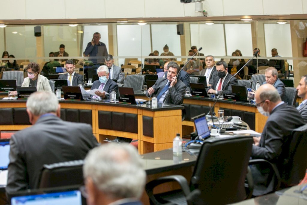 FOTO: Rodolfo Espínola / Agência AL - Moacir Sopelsa e Valdir Cobalchini alertaram os catarinenses para um projeto do governo federal de ligar por via instantânea as cidades de Chapecó e Curitiba.