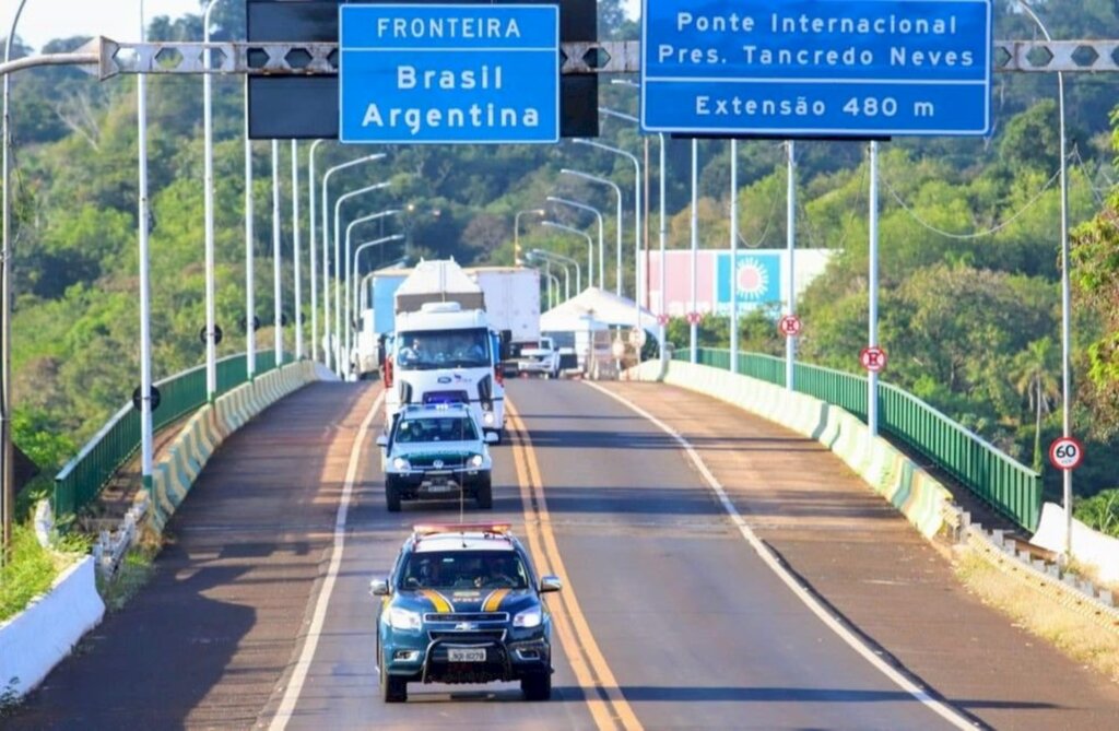 Jorginho Mello cobra fim da portaria que proíbe turistas argentinos e uruguaios de entrarem por fronteira terrestre no Brasil