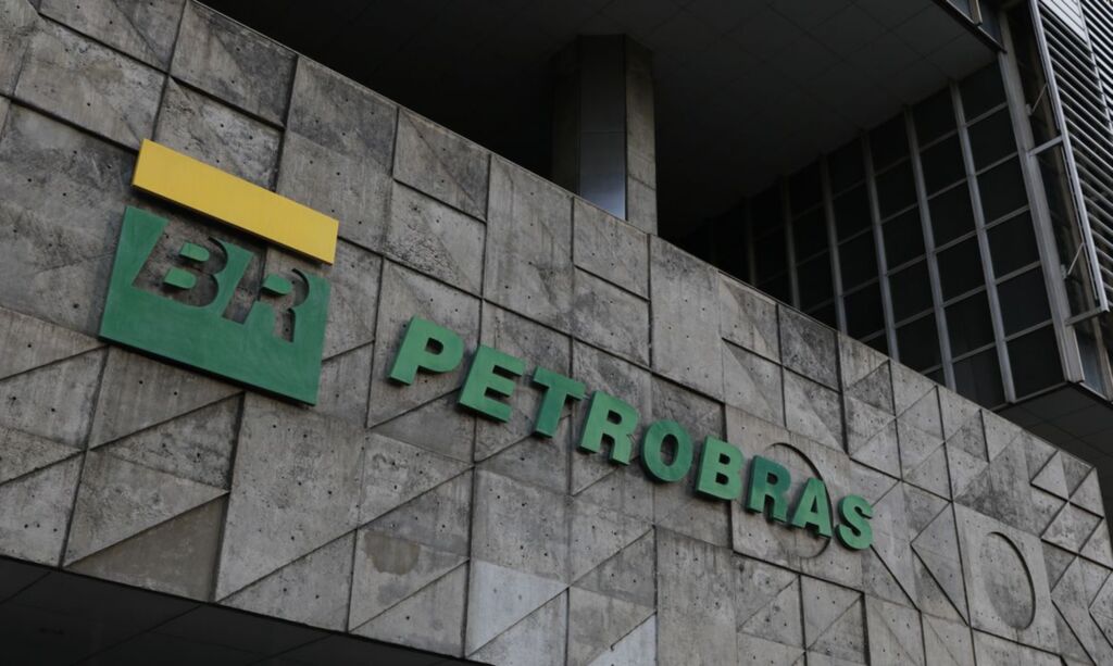 Petrobras reduz preço do querosene de aviação em 5,8%