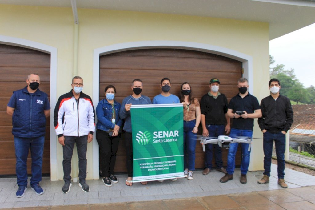 MB Comunicação Empresarial/Organizacional - Curso piloto para uso do drone na agricultura foi realizado em Braço do Norte.