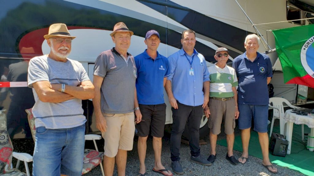 MOTORHOMEIROS LOTAM CAMPING DAS TERMAS PIRATUBA EM ENCONTRO NACIONAL DE AFICIONADOS EM CASAS SOBRE RODAS.