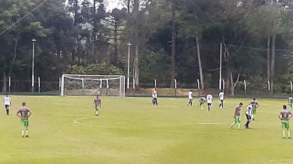 Por: Imprensa Oficial Piratuba - A bola rolou no gramado da Riopeixense no fim de semana, animando torcedores, que confraternizaram em almoço esportivo.