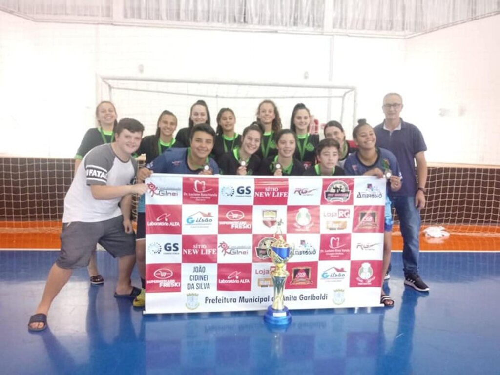 Futsal feminino de Anita entre os quatro melhores de Santa Catarina no Sub-15