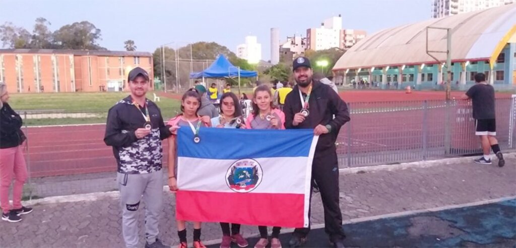 Estudantes de Pinhal da Serra, conquistam  5 medalhas de ouro e 1 de  prata em disputa estadual