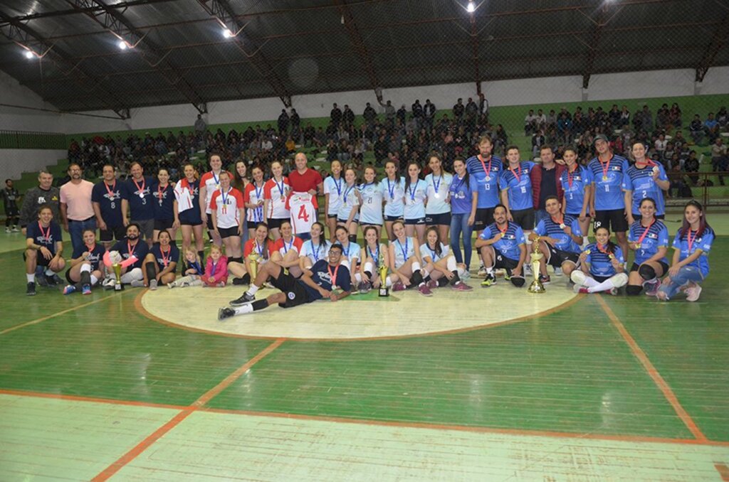 Stilo Farma e Abdon Batista são  os campeões do Campeonato  Intermunicipal de Voleibol de Anita