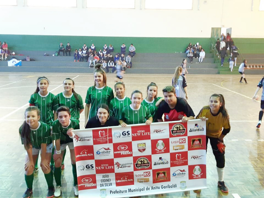 Futsal feminino de Anita entre os 16 melhores de Santa Catarina