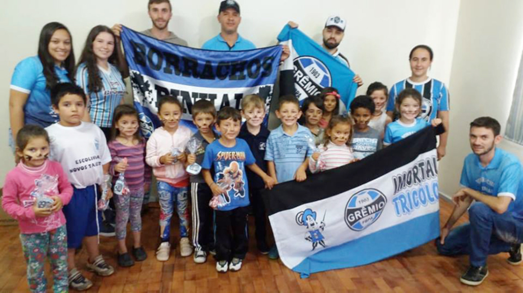 Ação Social do Consulado do Grêmio em Pinhal fez golaço na Páscoa