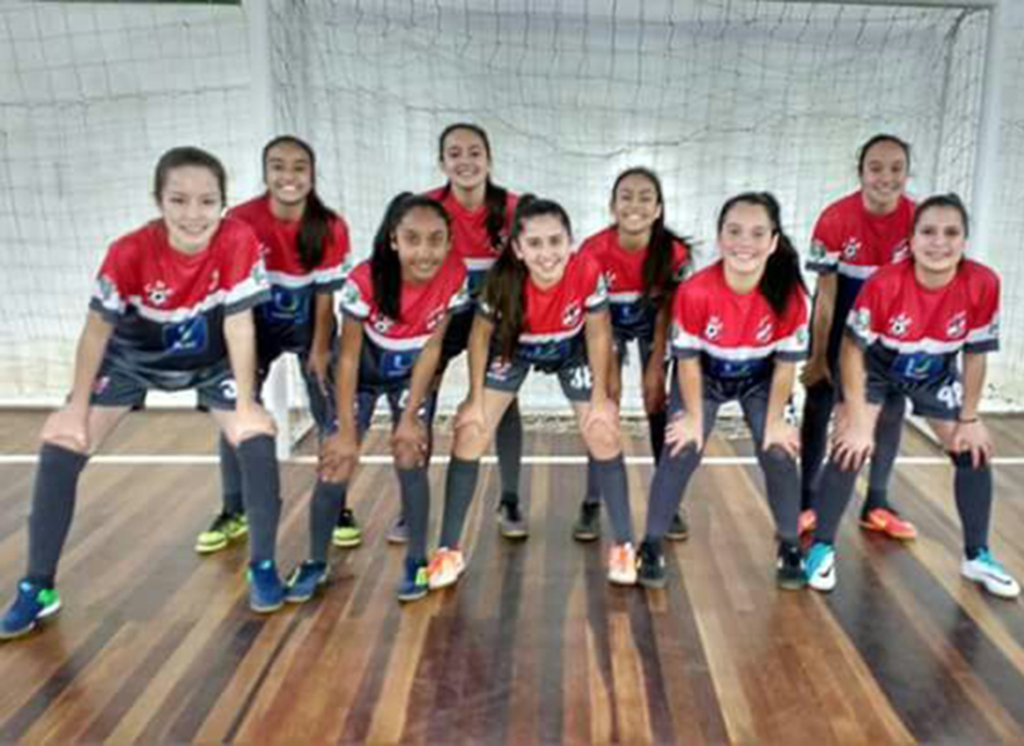 Equipes Leoas da Serra participam de campeonato