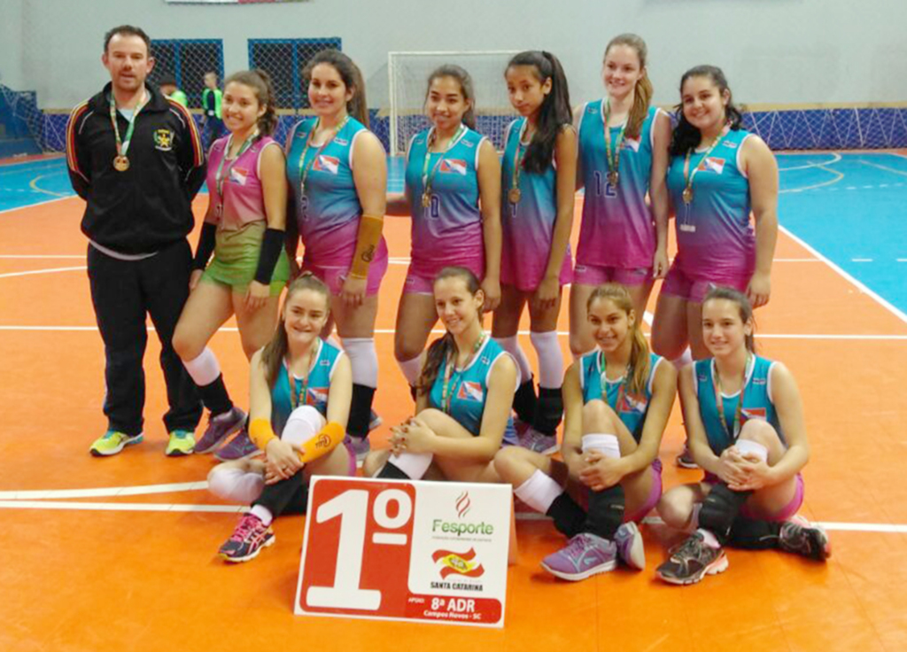 Equipe de voleibol celso-ramense  se classifica para a regional da OLESC