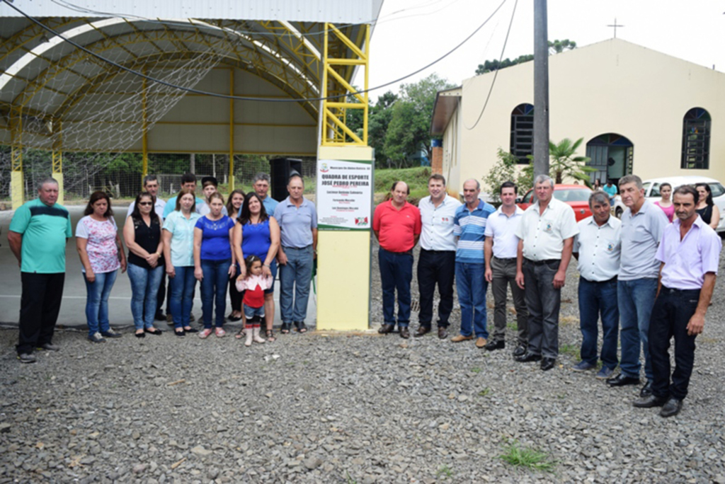 Abdon Batista inaugura a  Quadra Coberta em São Roque